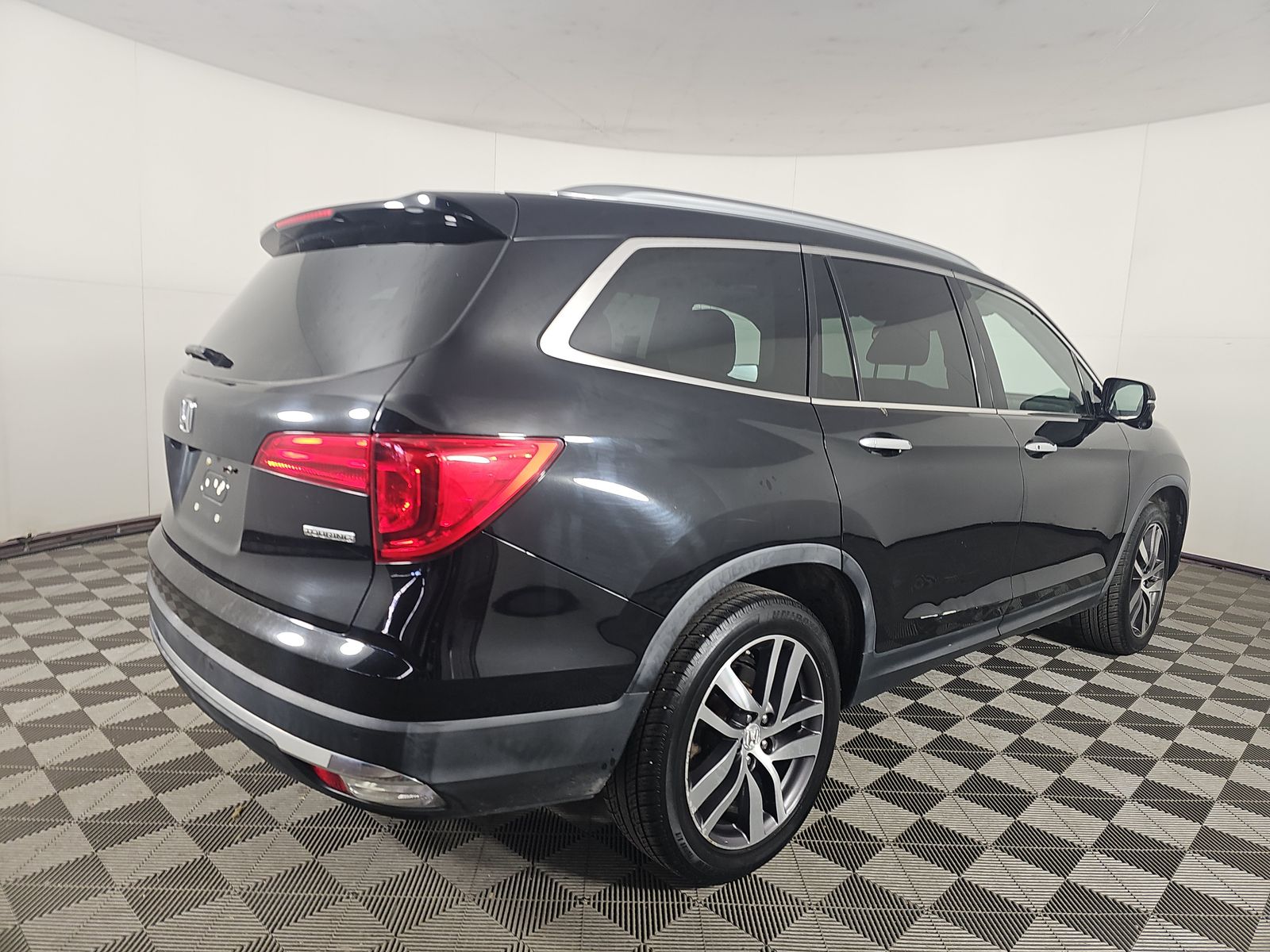 2016 Honda Pilot Touring FWD