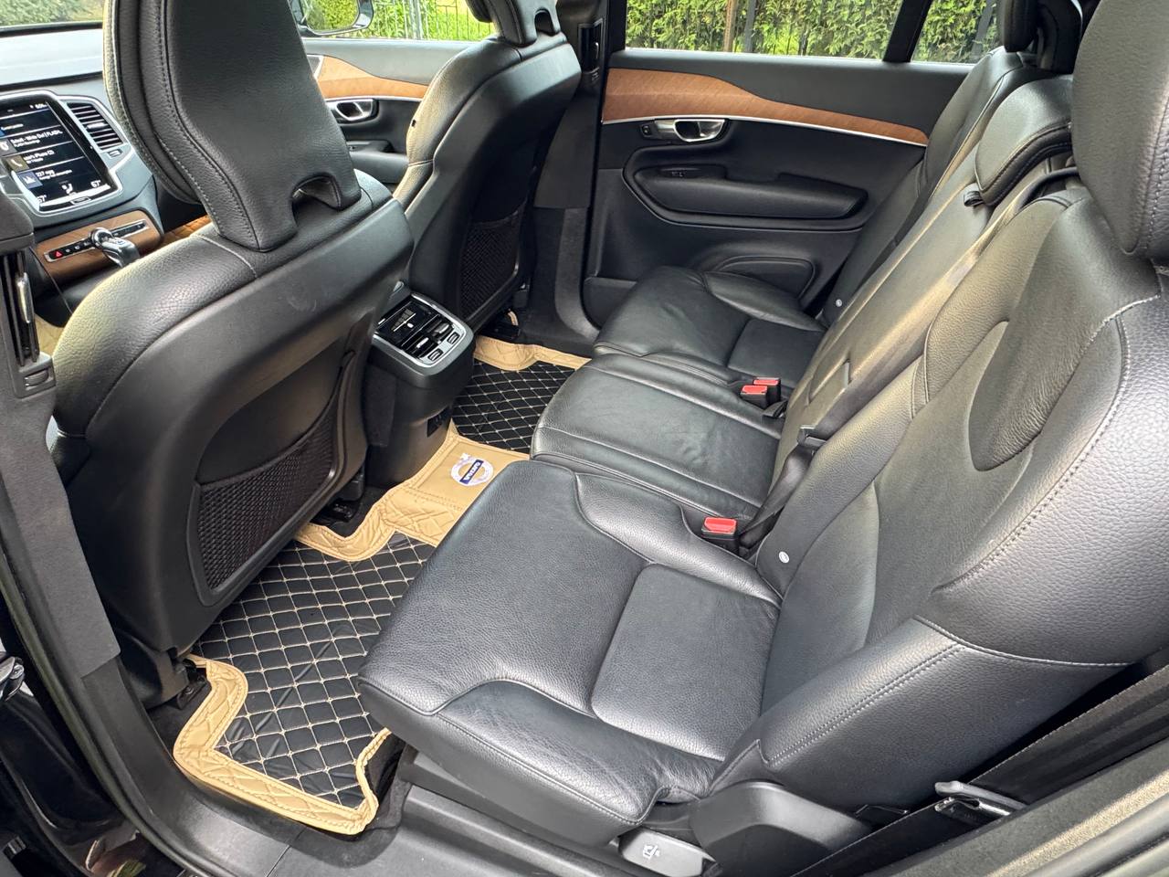 2022 Volvo XC90 T5 Momentum FWD