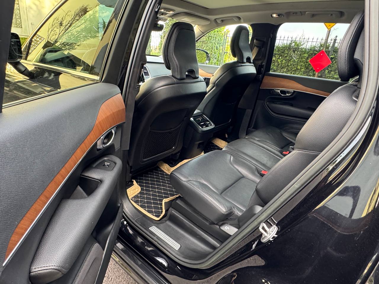 2022 Volvo XC90 T5 Momentum FWD