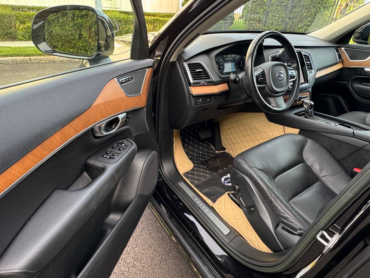 2022 Volvo XC90 T5 Momentum FWD