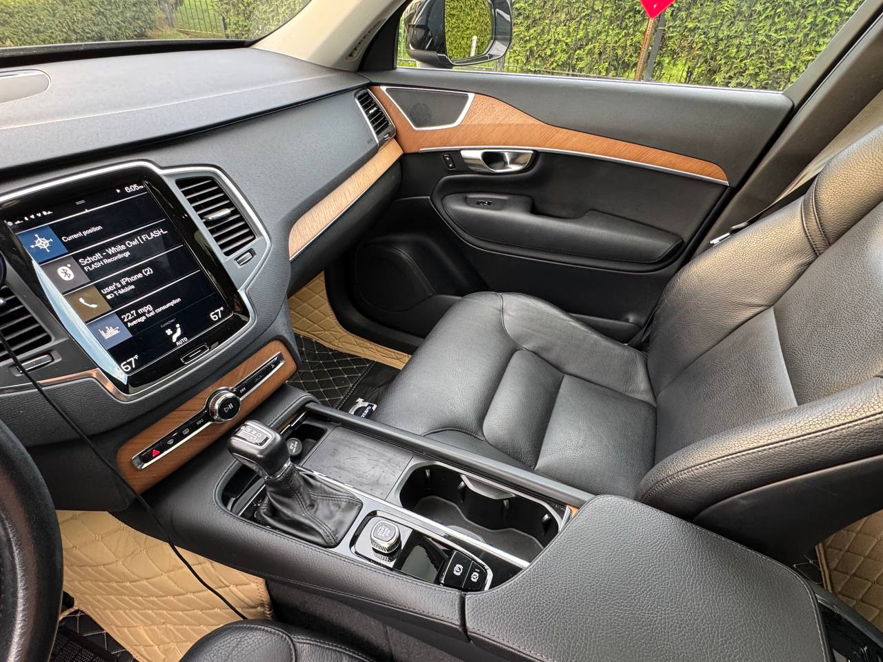 2022 Volvo XC90 T5 Momentum FWD