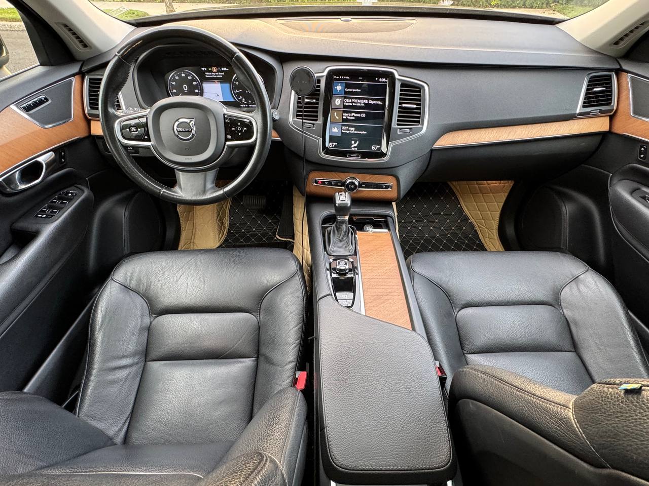 2022 Volvo XC90 T5 Momentum FWD