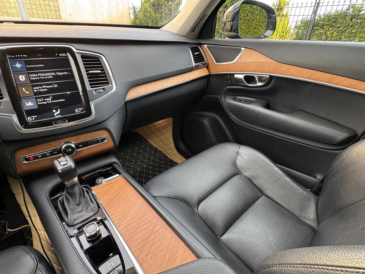 2022 Volvo XC90 T5 Momentum FWD