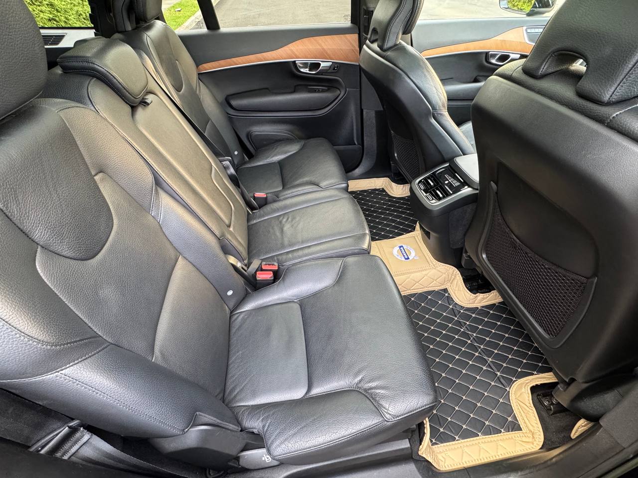 2022 Volvo XC90 T5 Momentum FWD