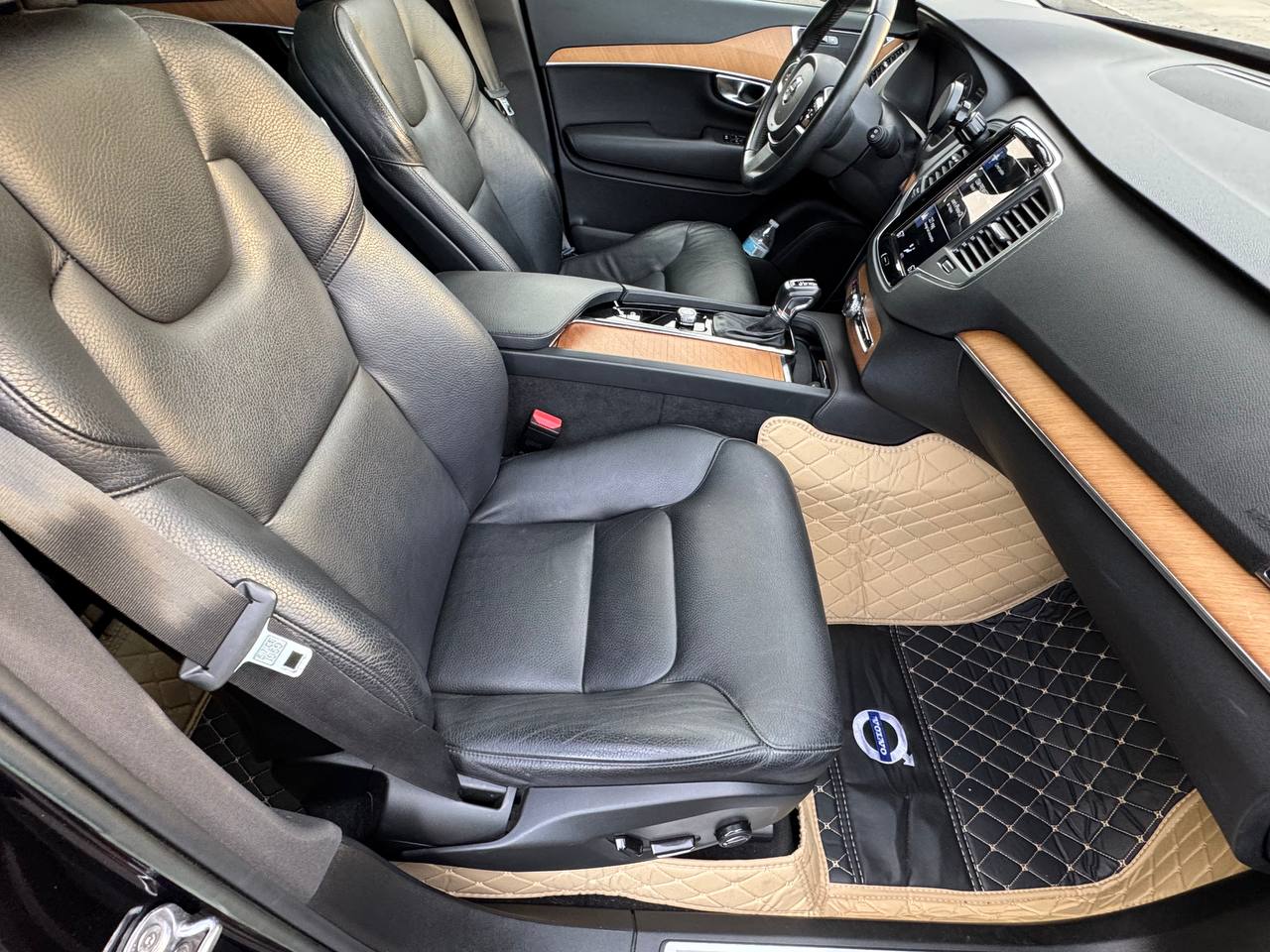 2022 Volvo XC90 T5 Momentum FWD