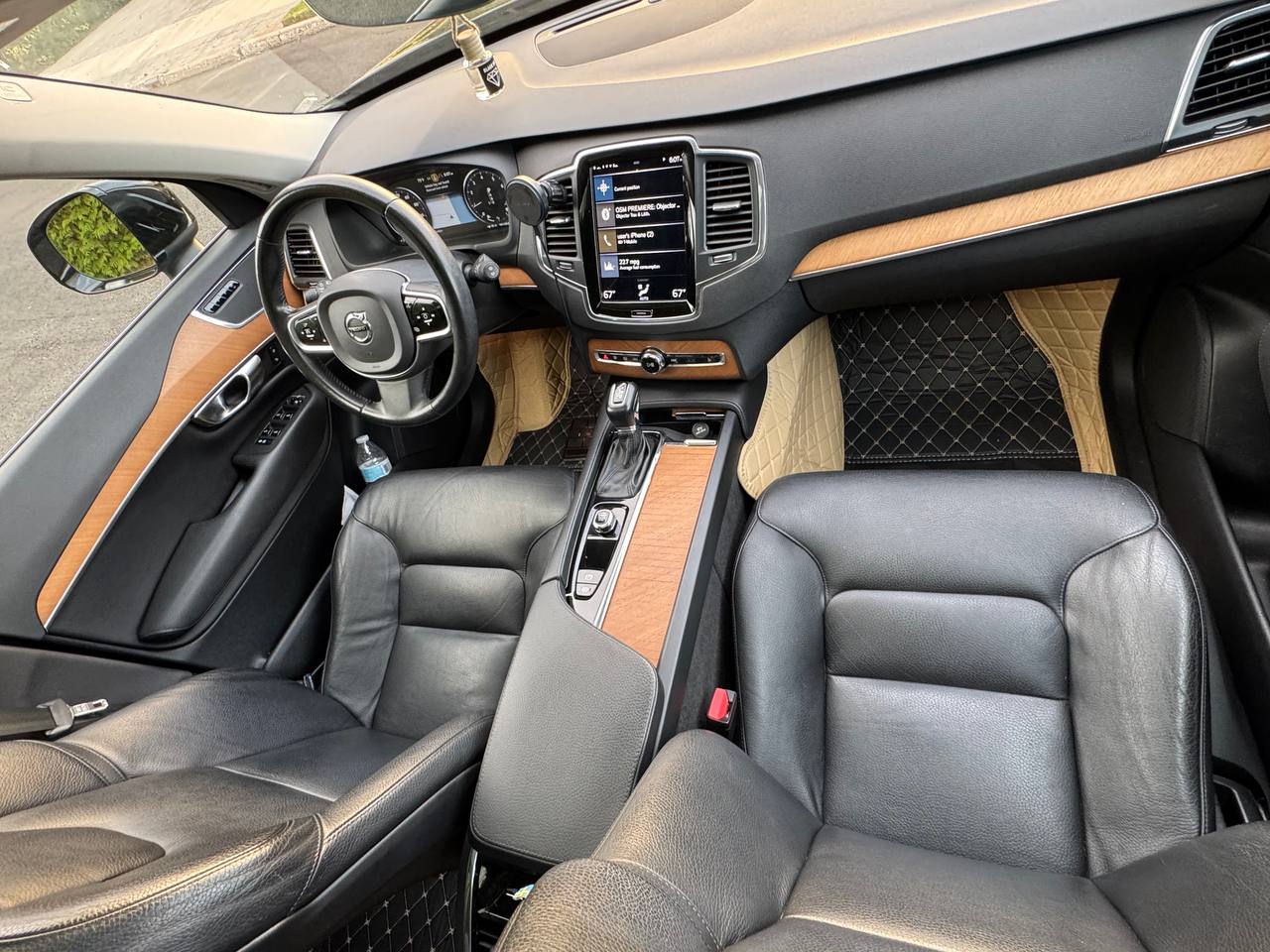 2022 Volvo XC90 T5 Momentum FWD