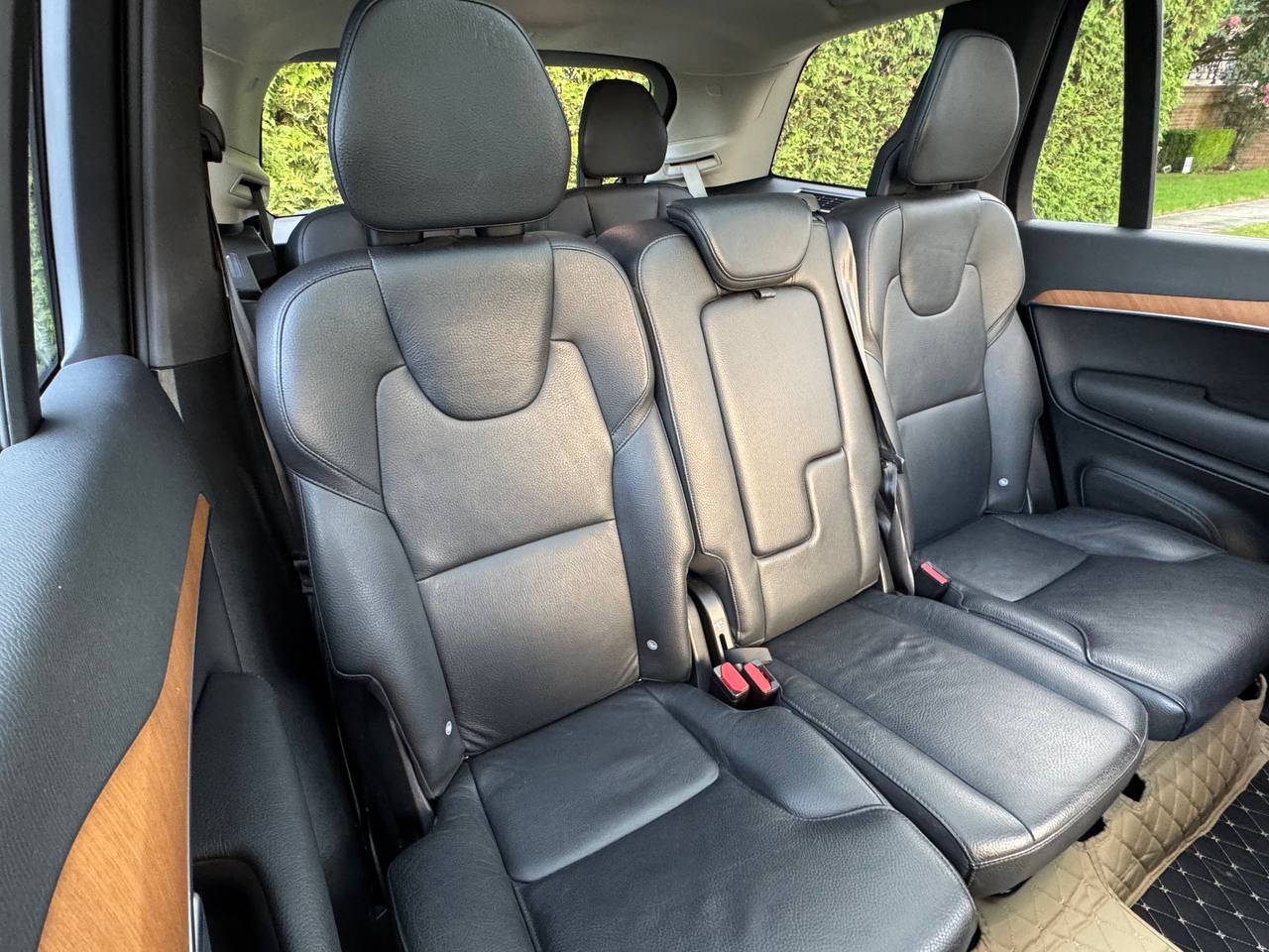 2022 Volvo XC90 T5 Momentum FWD