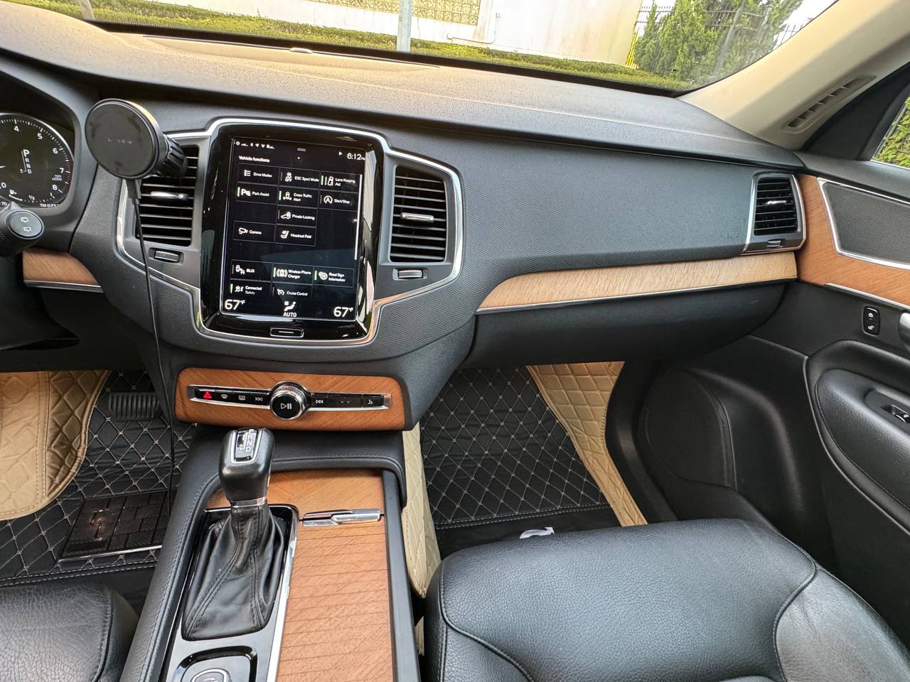 2022 Volvo XC90 T5 Momentum FWD