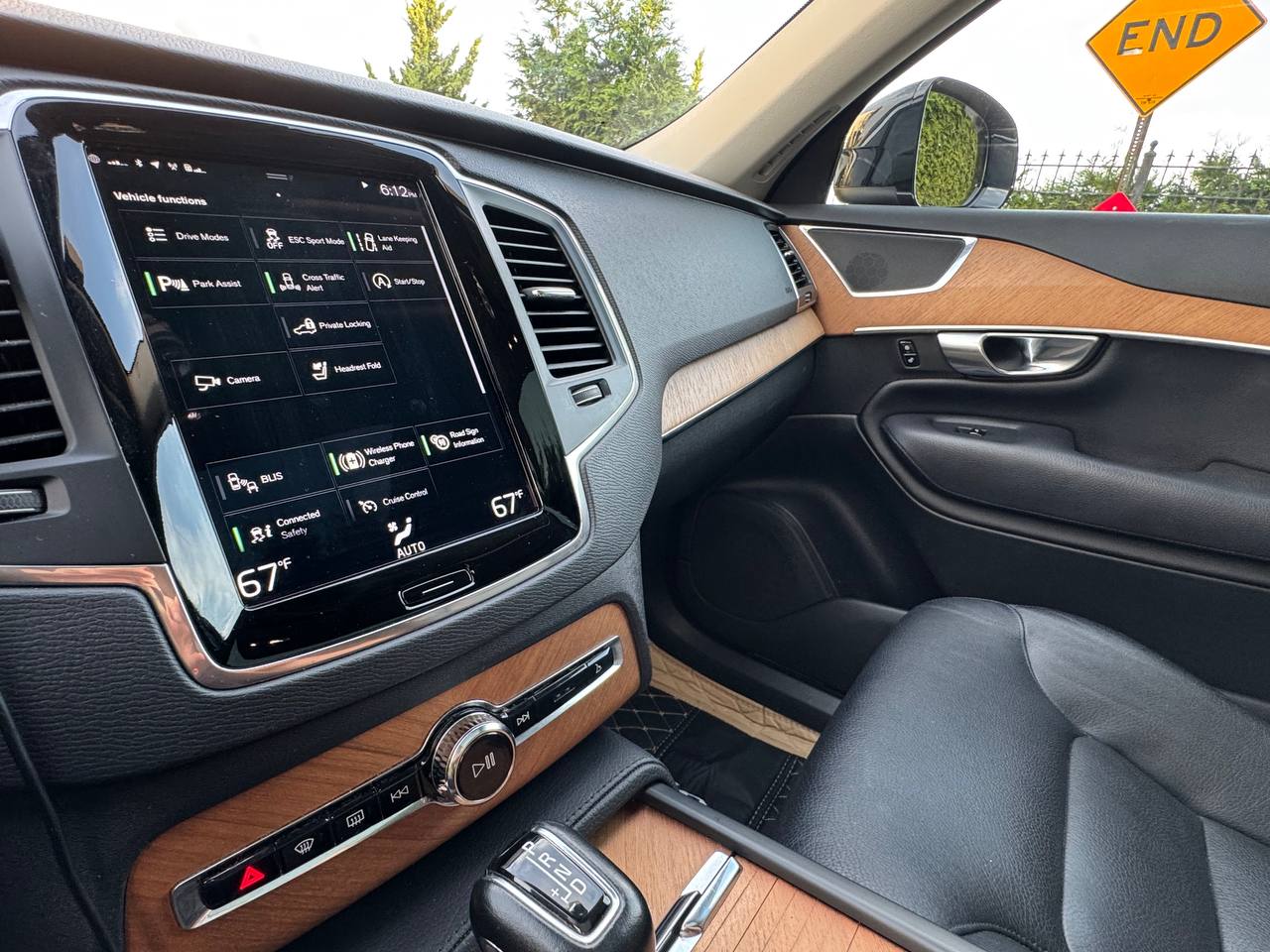 2022 Volvo XC90 T5 Momentum FWD