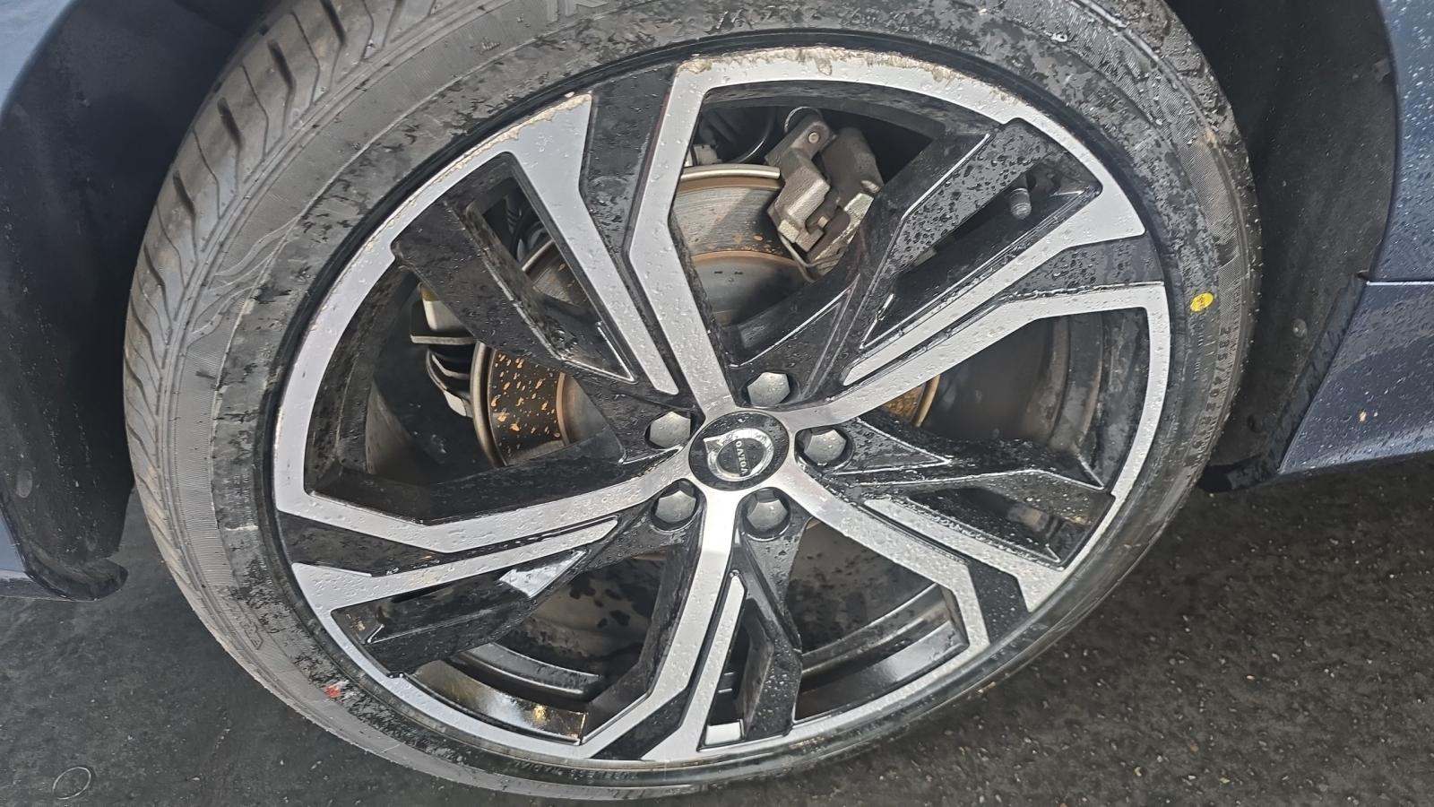 2024 Volvo S60 B5 Core AWD