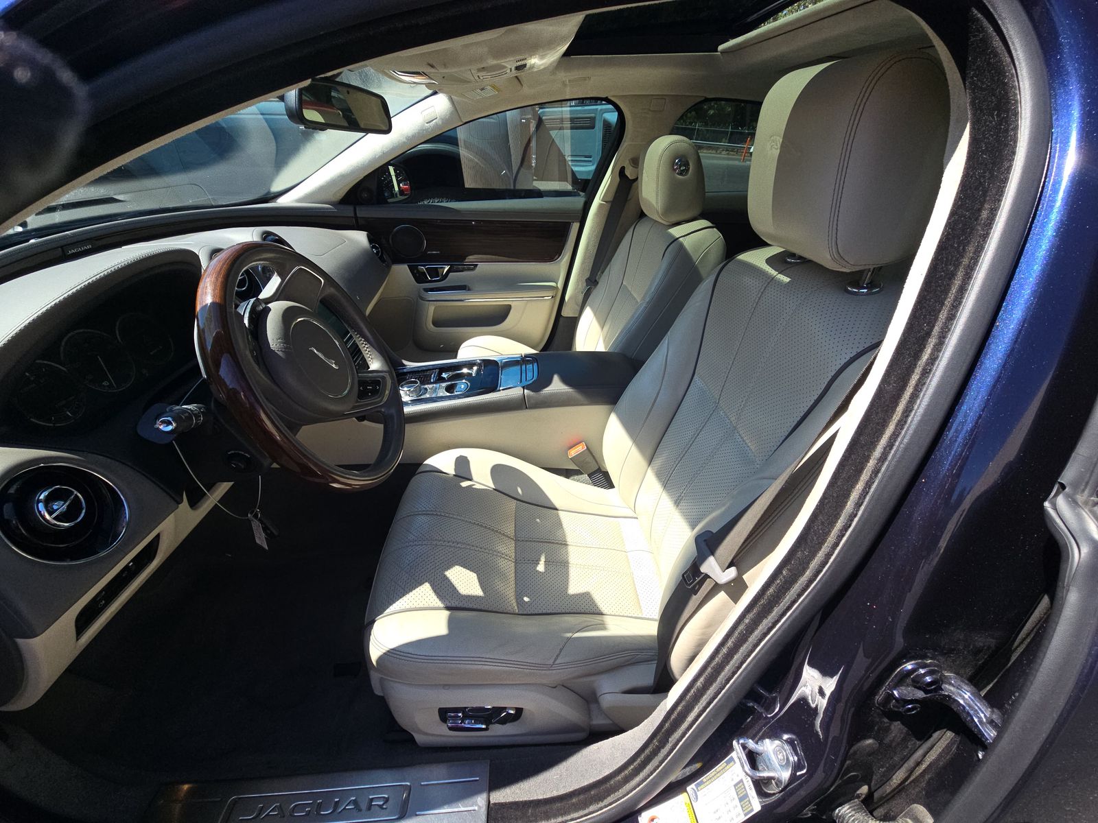 2015 Jaguar XJ Base FWD