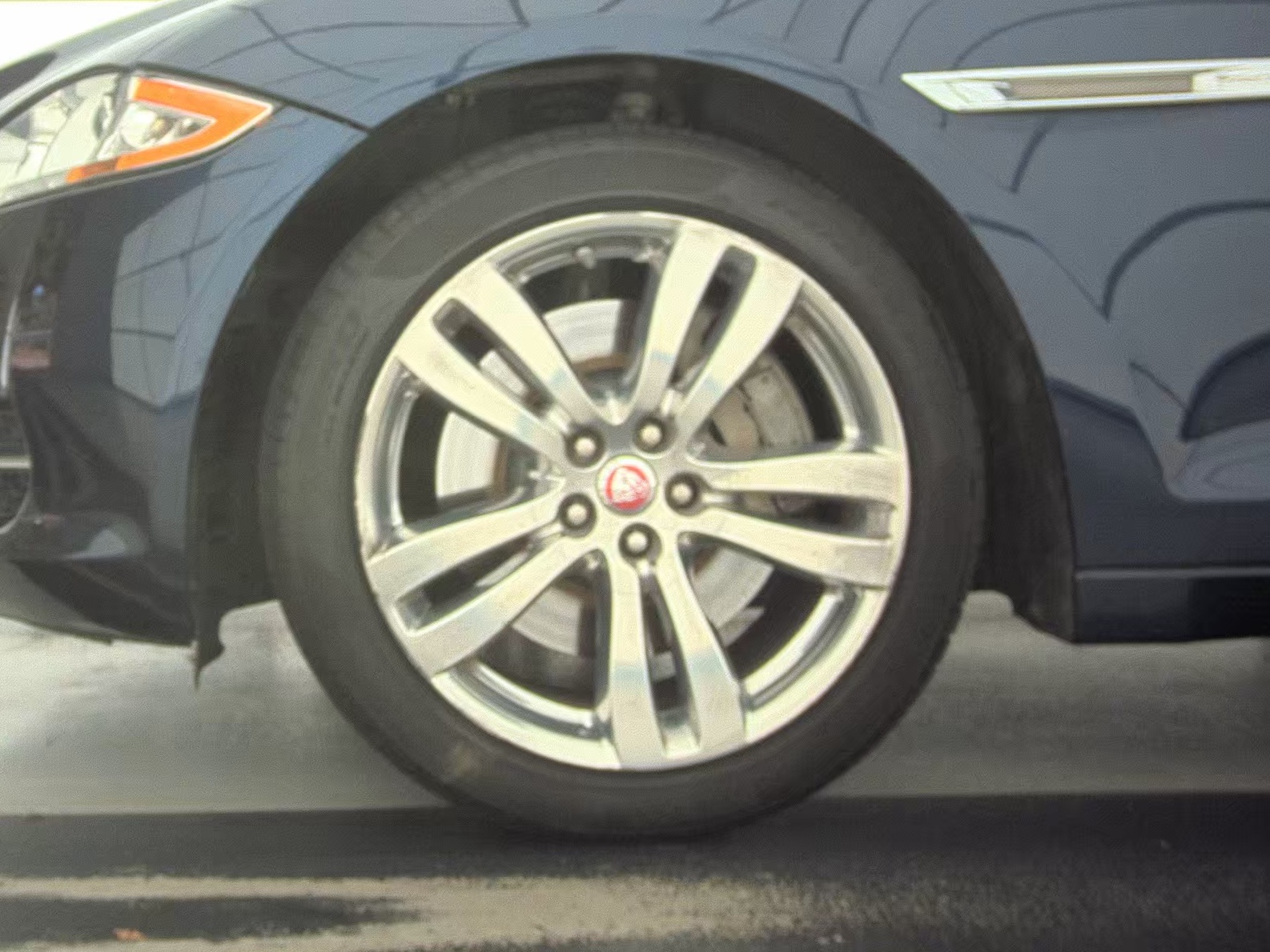 2015 Jaguar XJ Base FWD