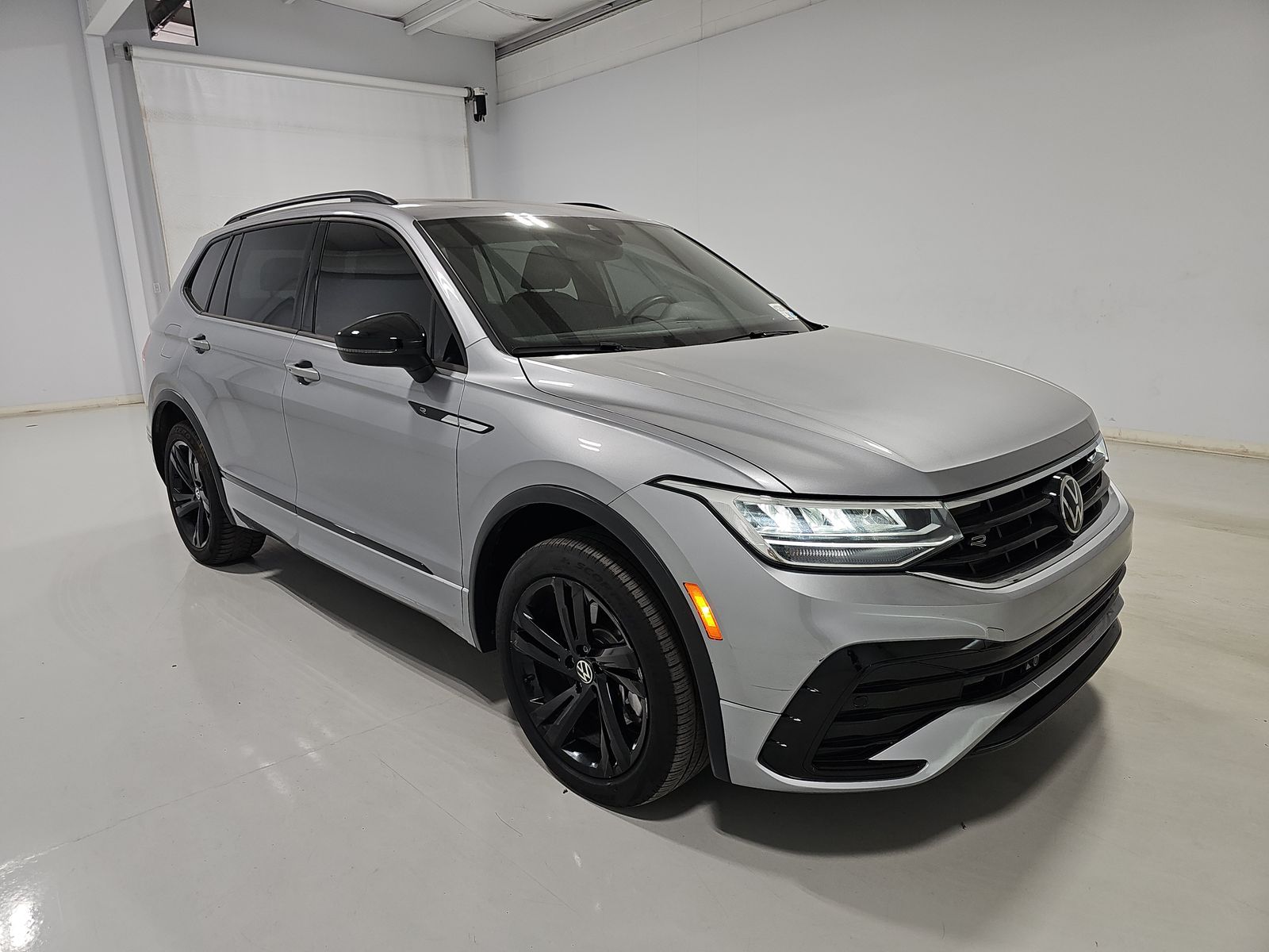 2024 Volkswagen Tiguan 2.0T SE R-Line Black AWD