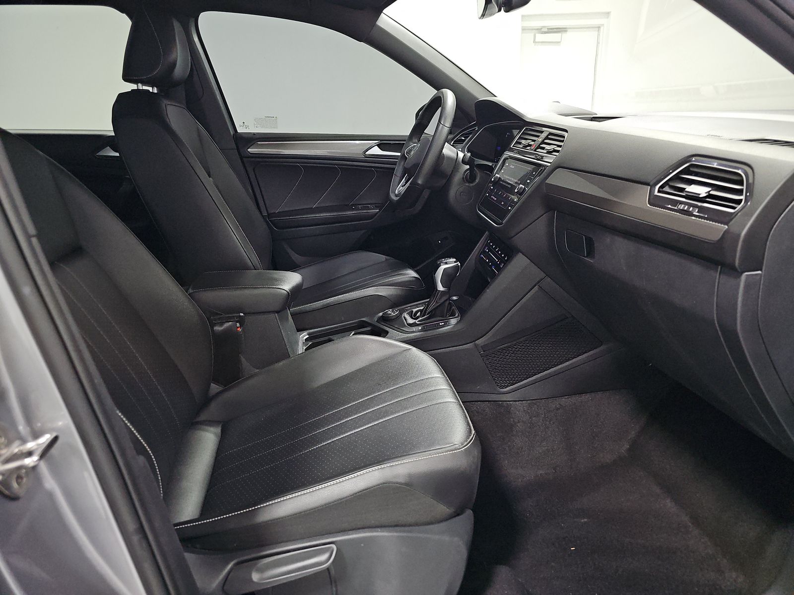 2024 Volkswagen Tiguan 2.0T SE R-Line Black AWD