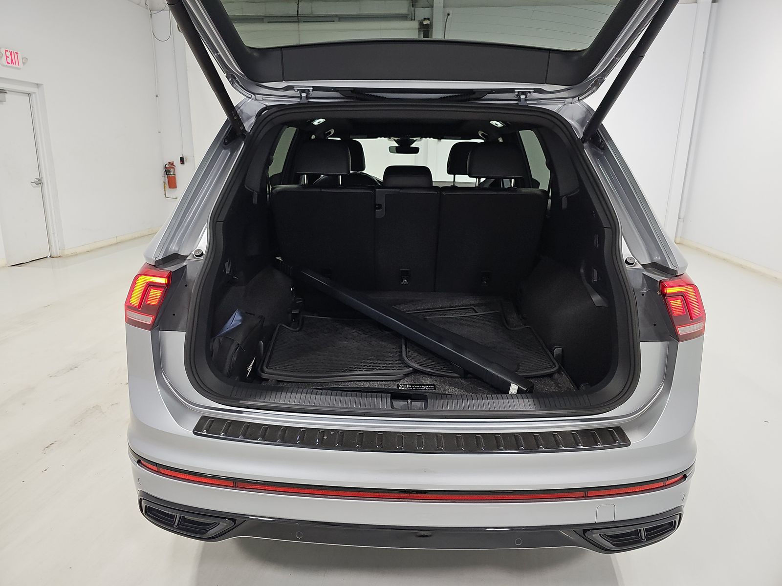 2024 Volkswagen Tiguan 2.0T SE R-Line Black AWD