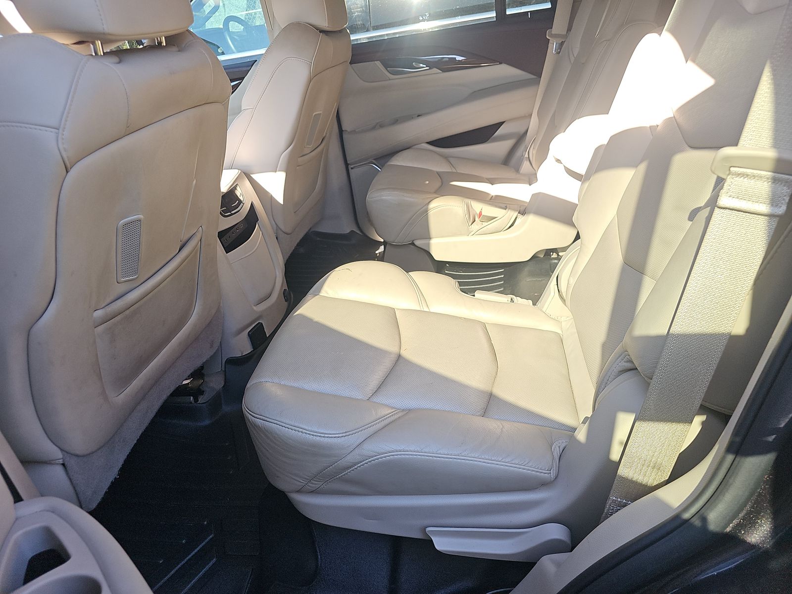 2017 Cadillac Escalade Luxury RWD