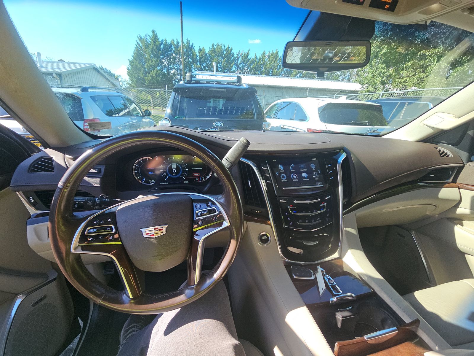 2017 Cadillac Escalade Luxury RWD