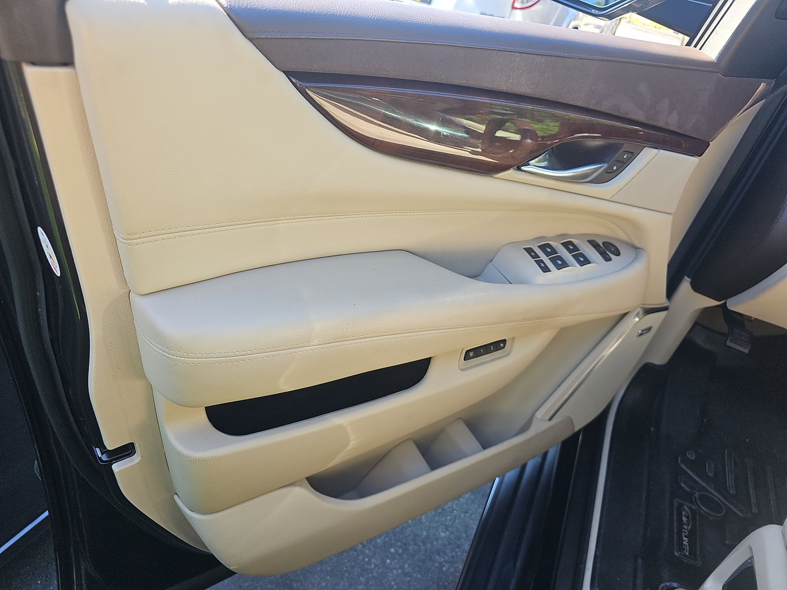 2017 Cadillac Escalade Luxury RWD