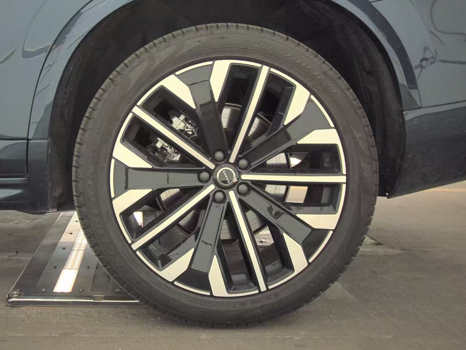 2025 Volvo XC90 B6 Plus AWD