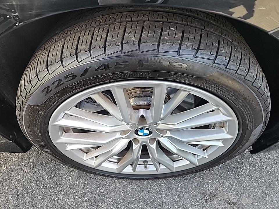 2023 BMW 3 Series 330i xDrive AWD