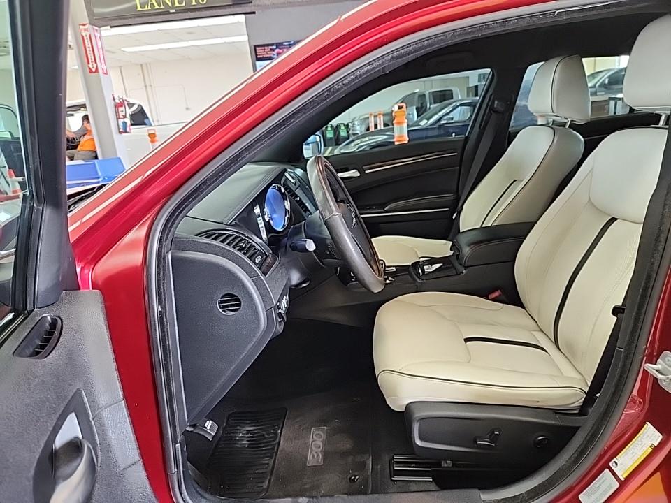 2014 Chrysler 300 Uptown Edition RWD