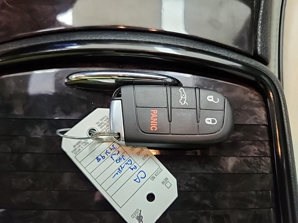 2014 Chrysler 300 Uptown Edition RWD