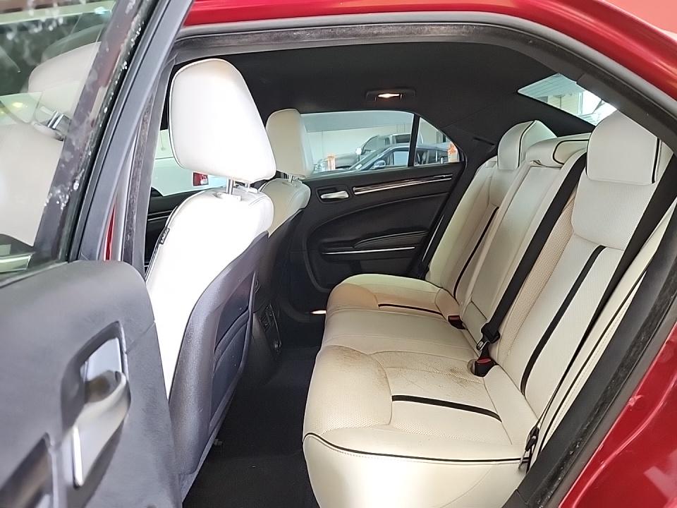 2014 Chrysler 300 Uptown Edition RWD