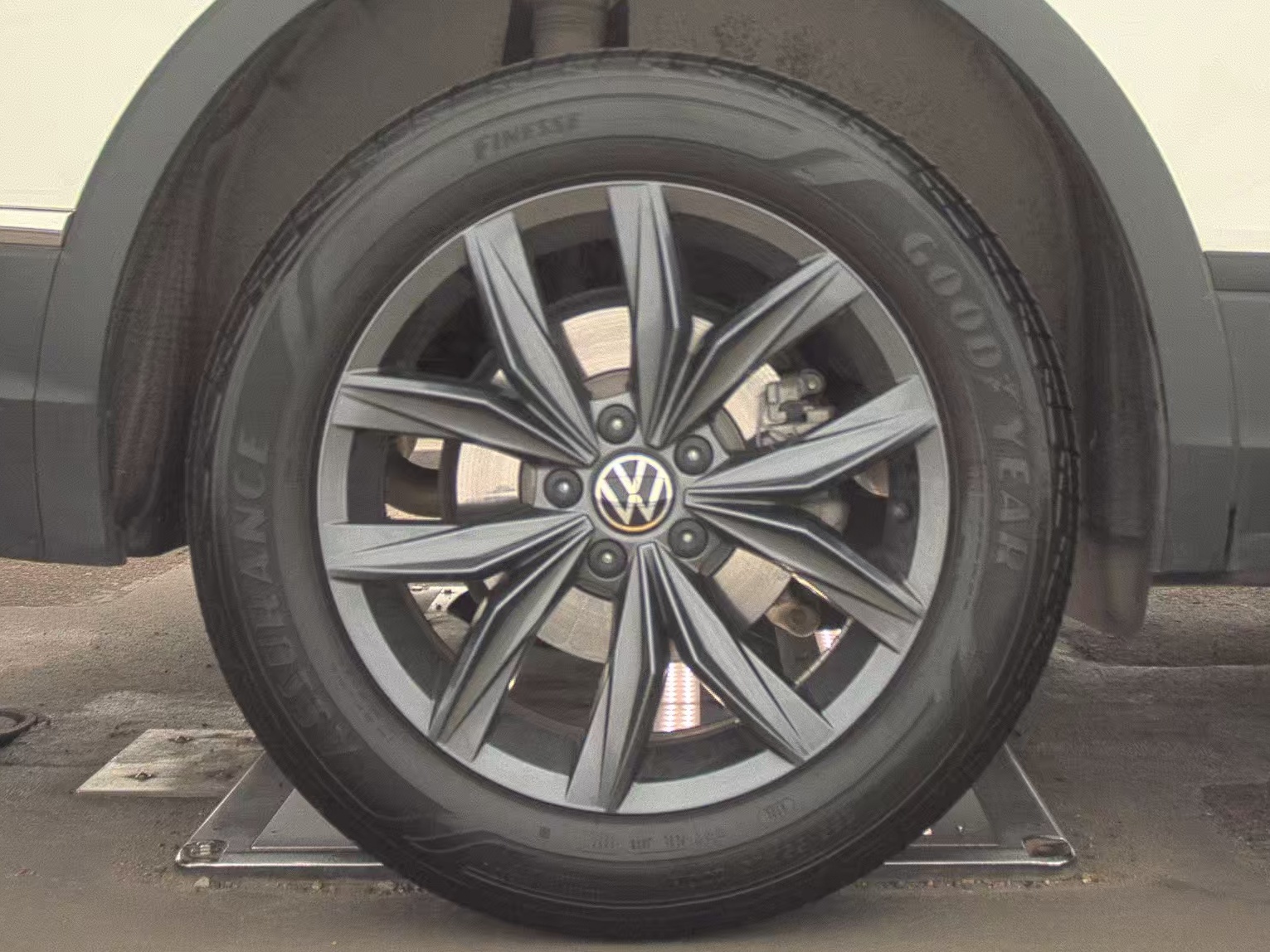 2022 Volkswagen Tiguan 2.0T SE AWD