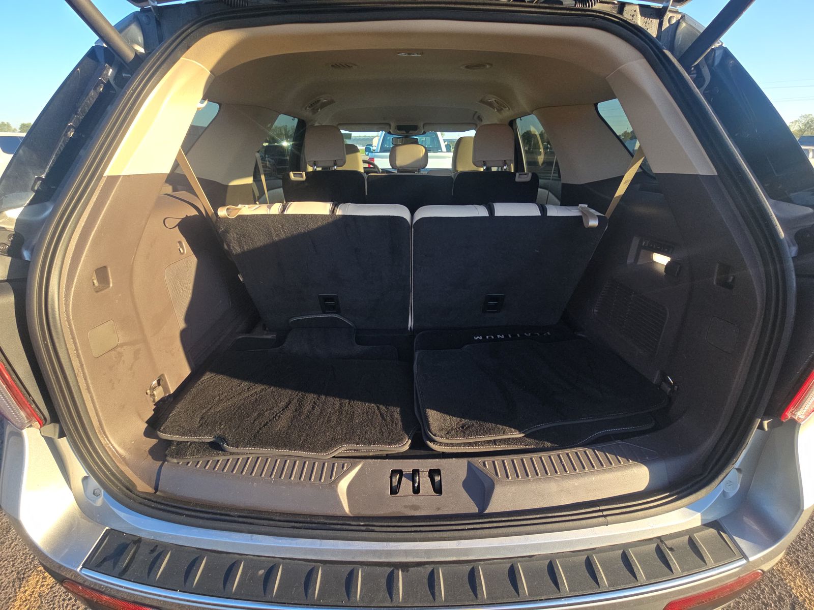 2022 Ford Explorer Platinum AWD