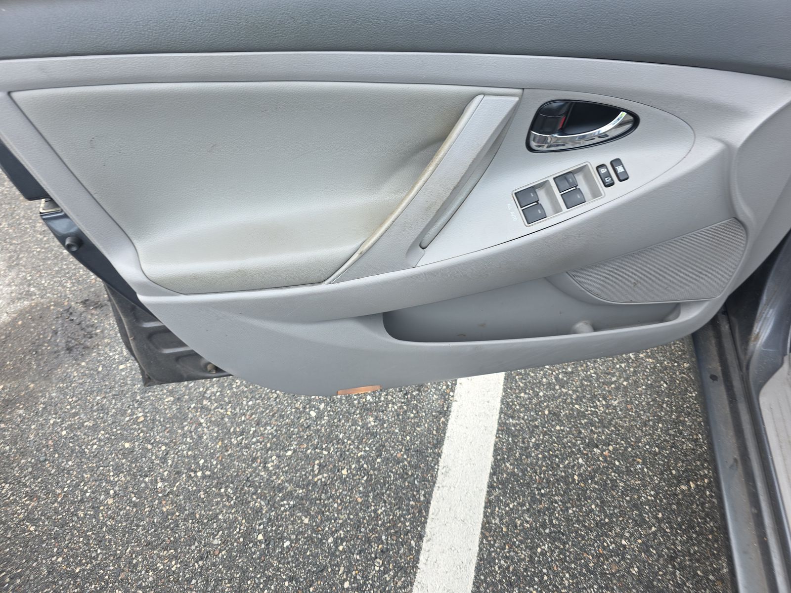 2011 Toyota Camry LE FWD