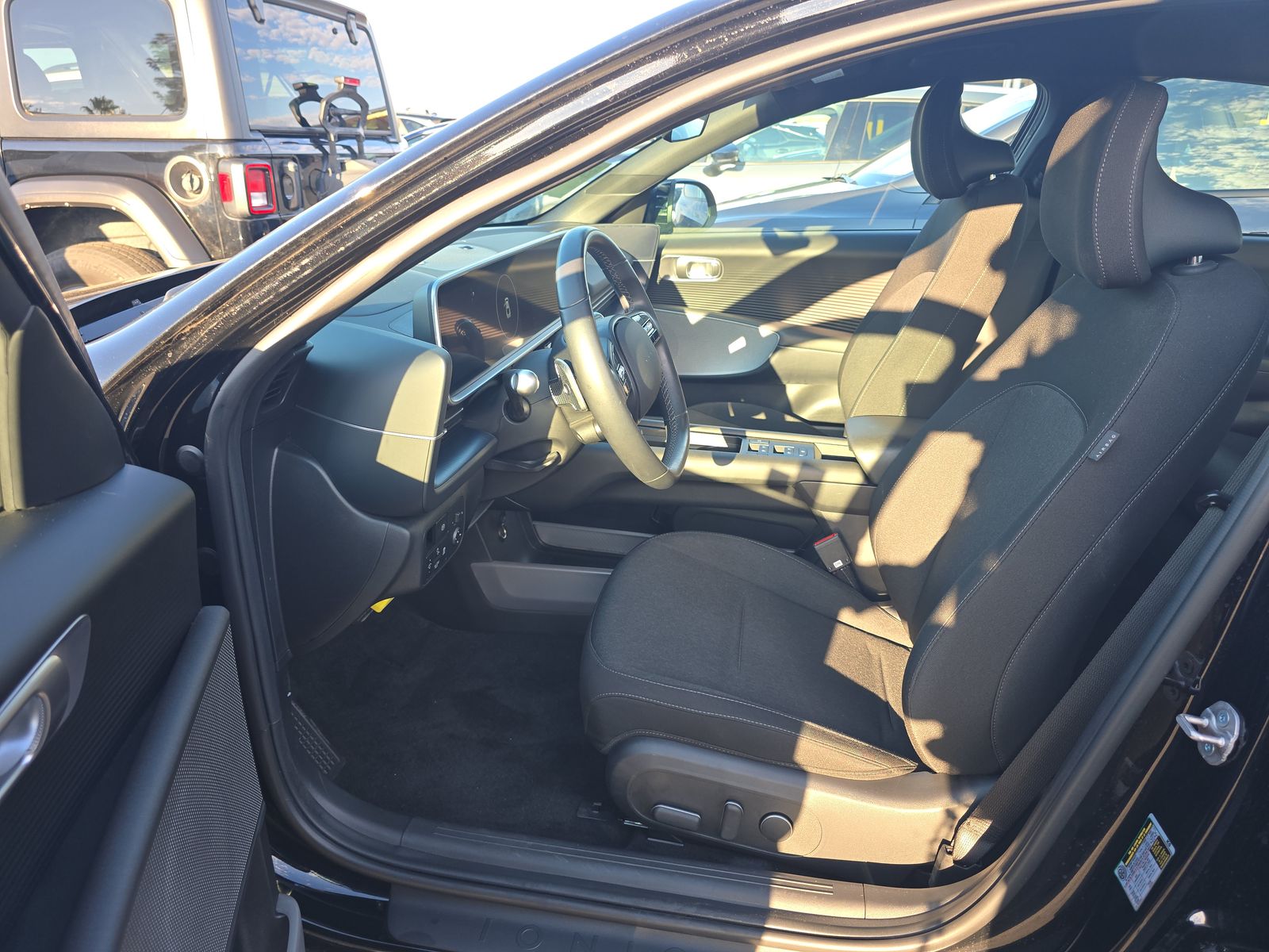 2024 Hyundai IONIQ 6 SE RWD