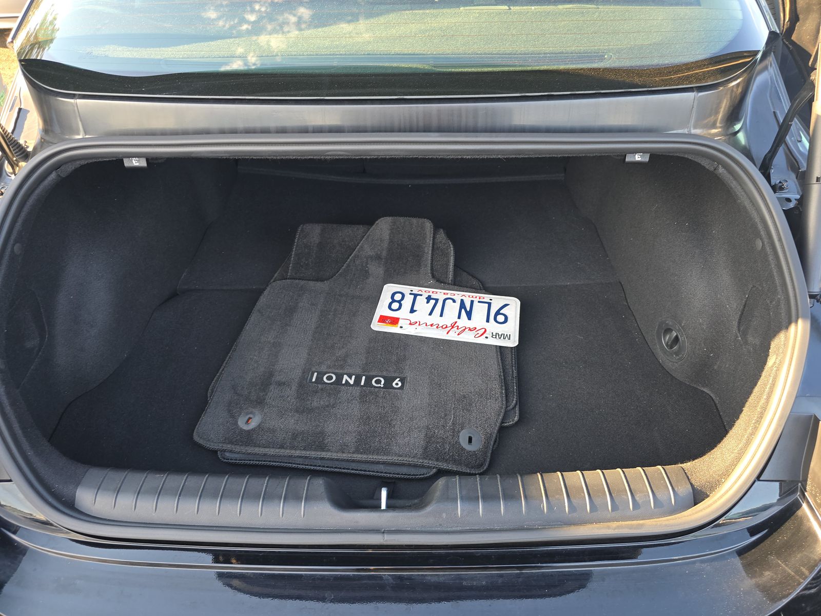 2024 Hyundai IONIQ 6 SE RWD