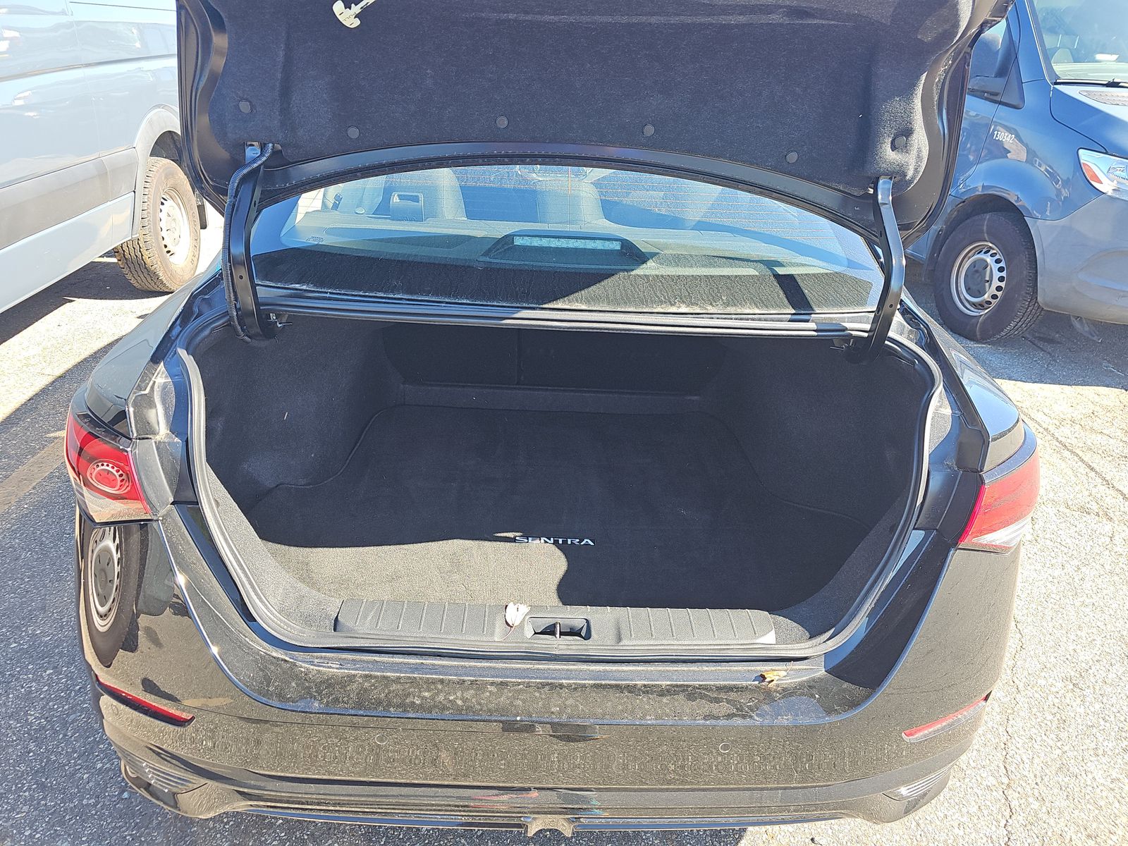 3N1AB8DVXSY323468 | 2025 NISSAN SENTRA | История продажи
