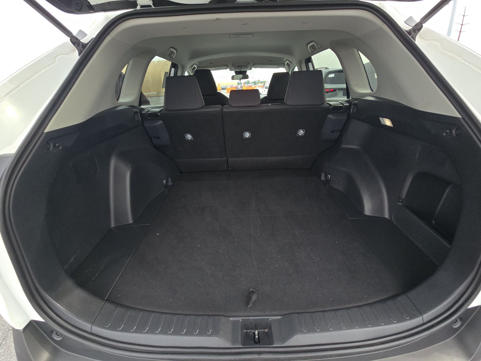 2025 Toyota RAV4 LE FWD