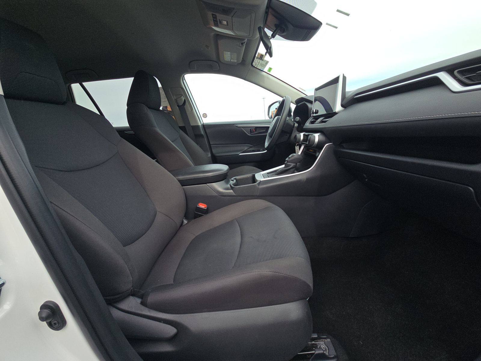 2025 Toyota RAV4 LE FWD