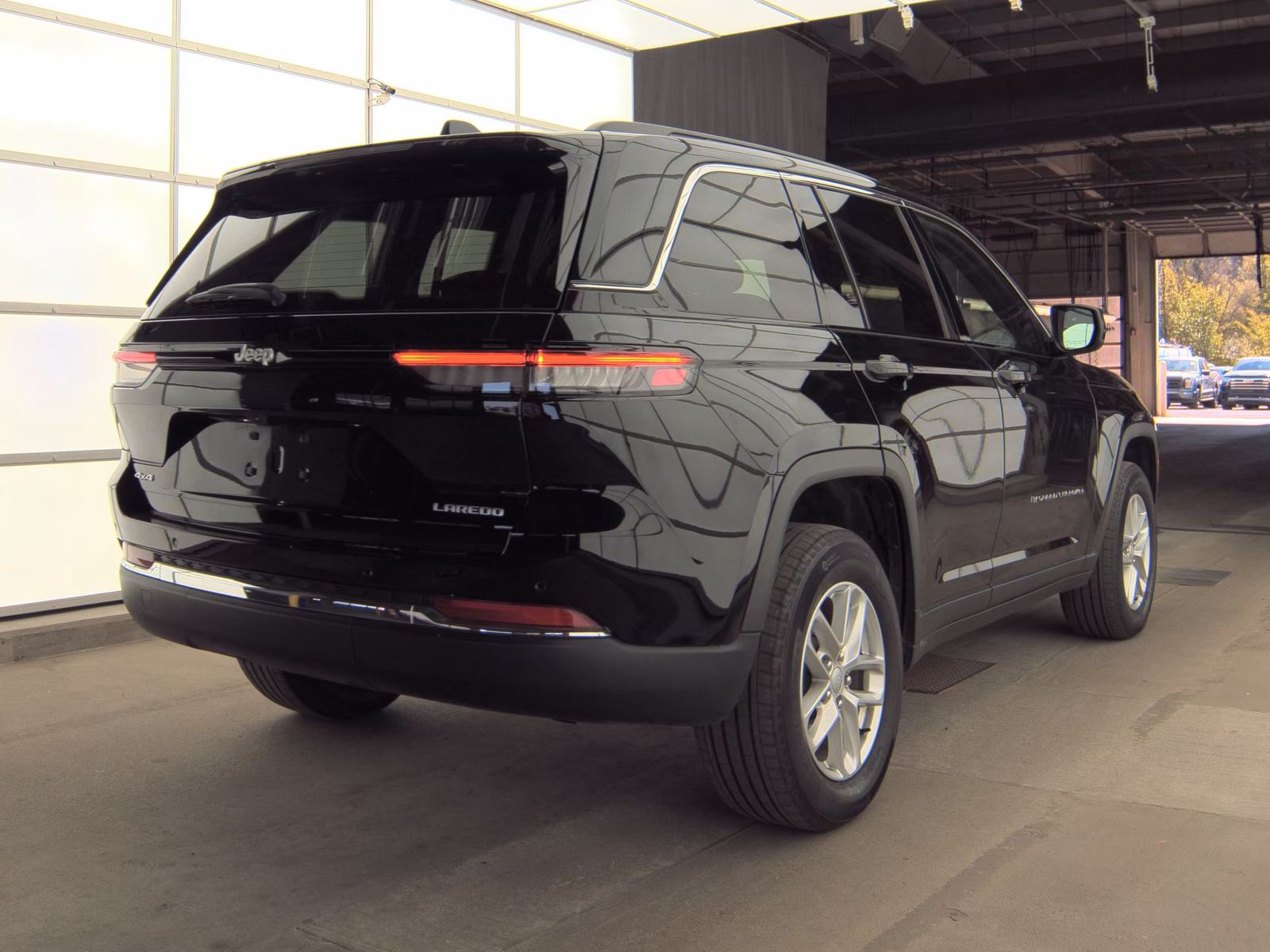 2024 Jeep Grand Cherokee Laredo X AWD