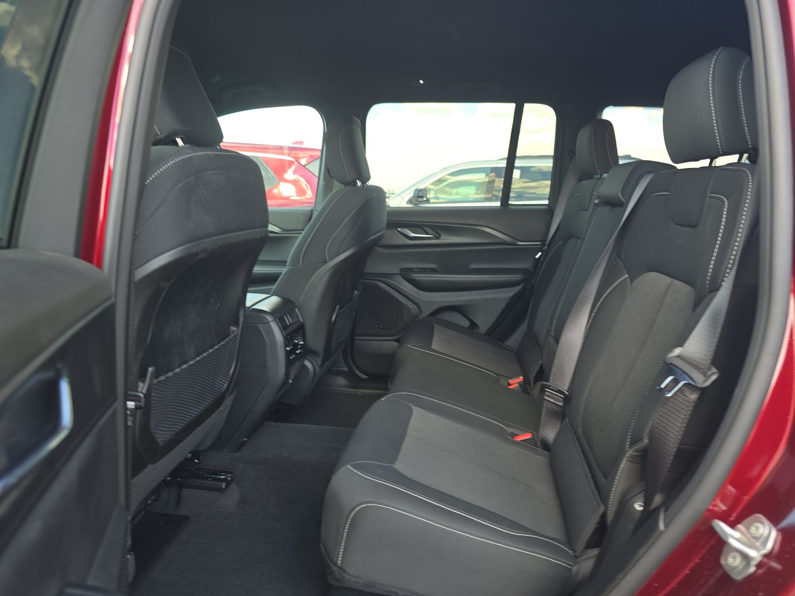 2024 Jeep Grand Cherokee Laredo AWD