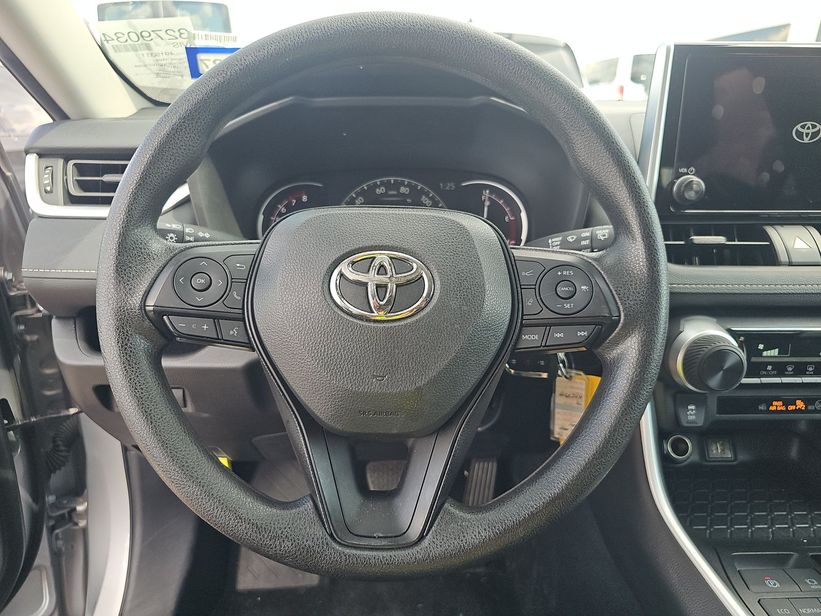 2025 Toyota RAV4 LE FWD
