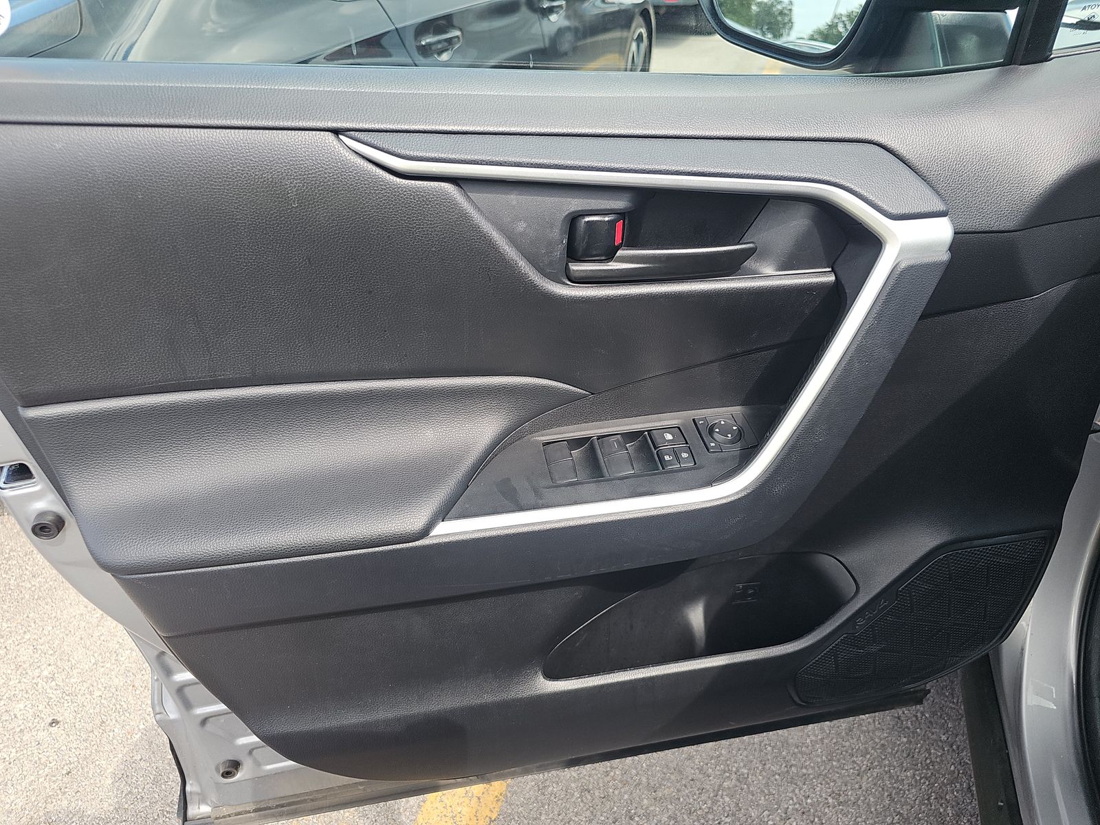 2025 Toyota RAV4 LE FWD