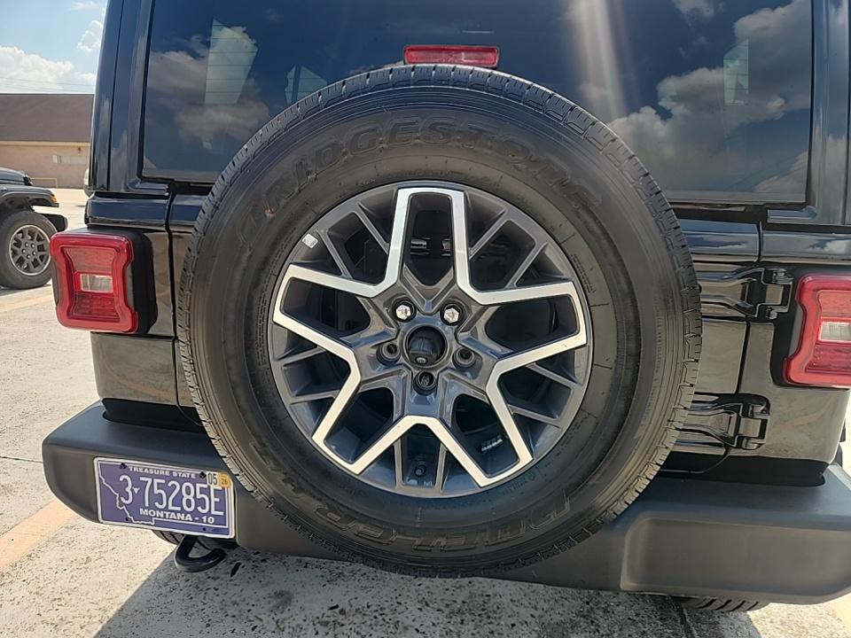 2024 Jeep Wrangler Sahara AWD