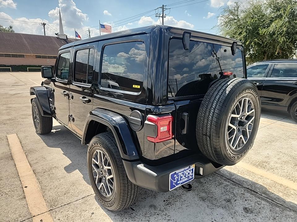2024 Jeep Wrangler Sahara AWD