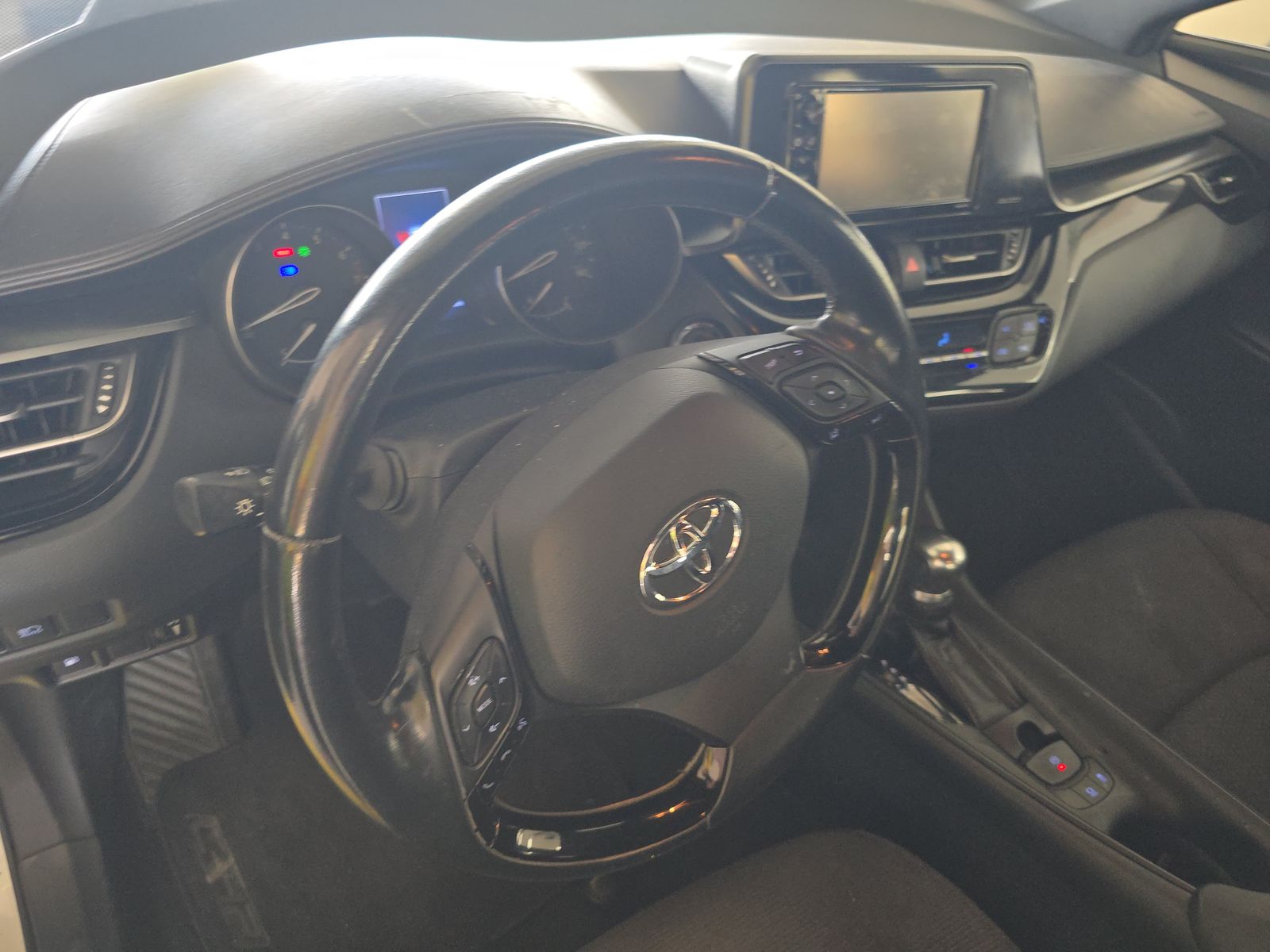 2018 Toyota C-HR XLE Premium FWD