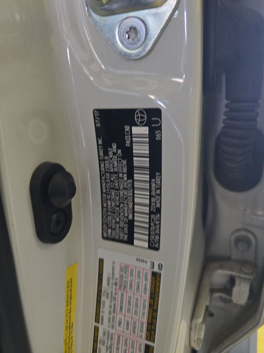 2018 Toyota C-HR XLE Premium FWD