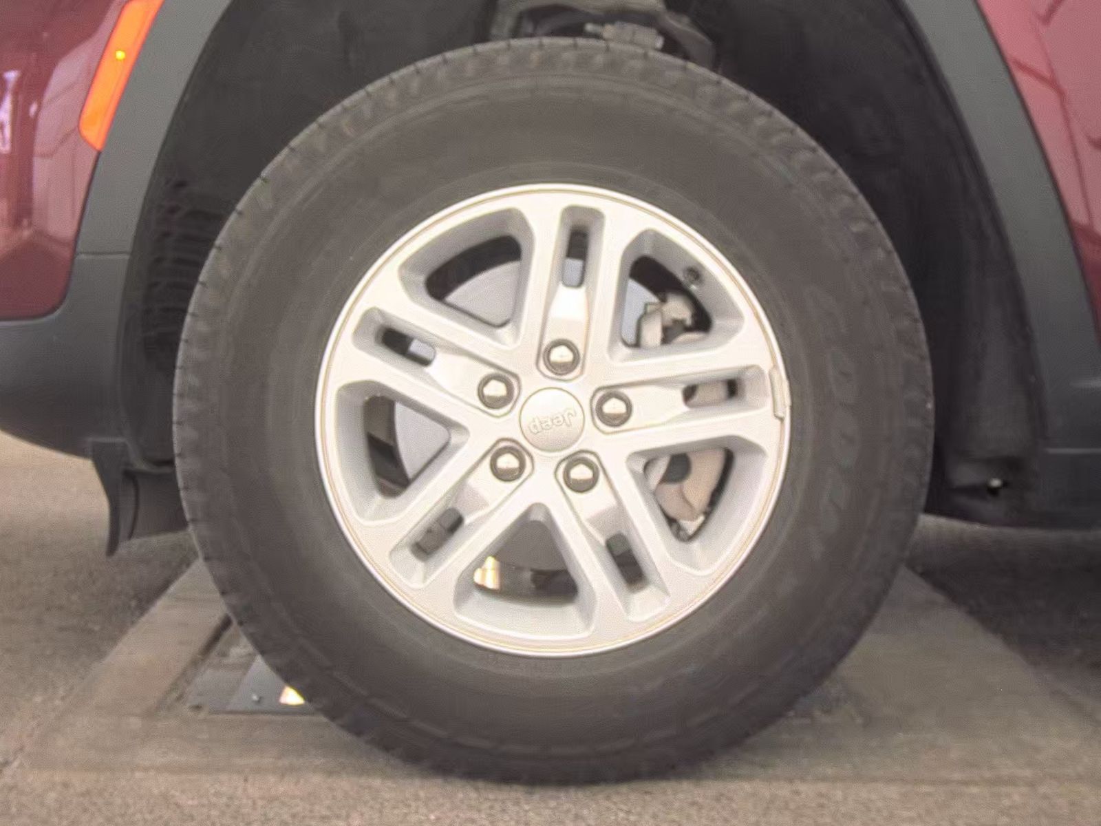 2024 Jeep Grand Cherokee Laredo AWD