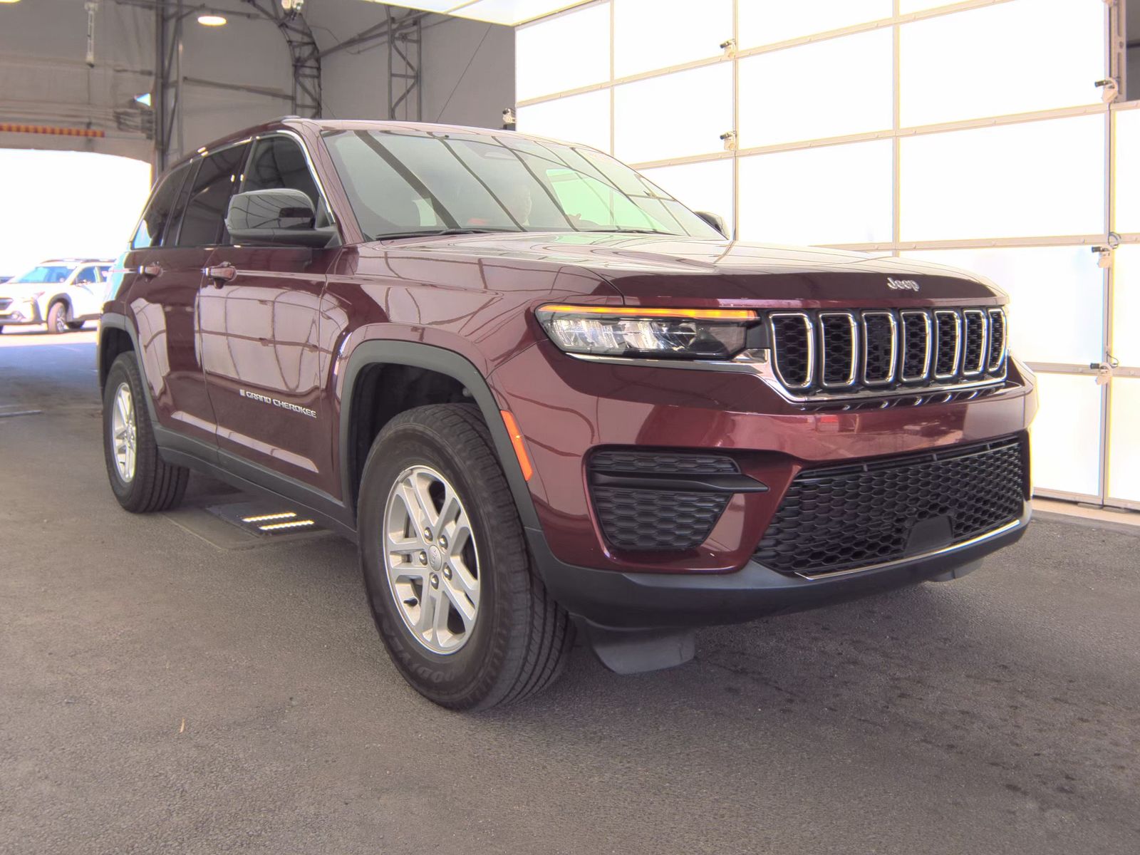 2024 Jeep Grand Cherokee Laredo AWD