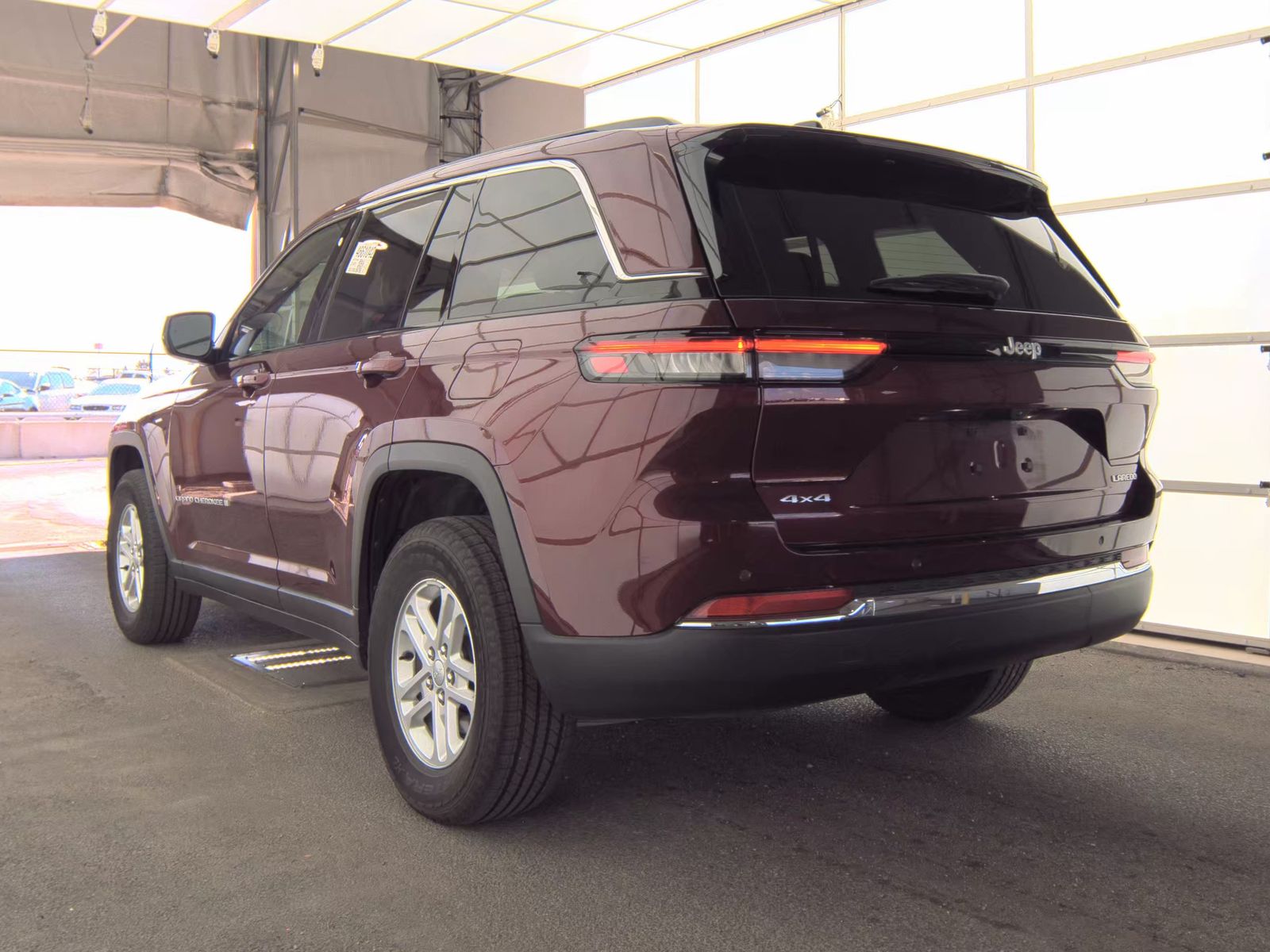 2024 Jeep Grand Cherokee Laredo AWD