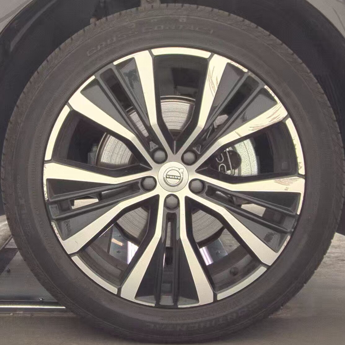 2025 Volvo XC60 B5 Plus AWD