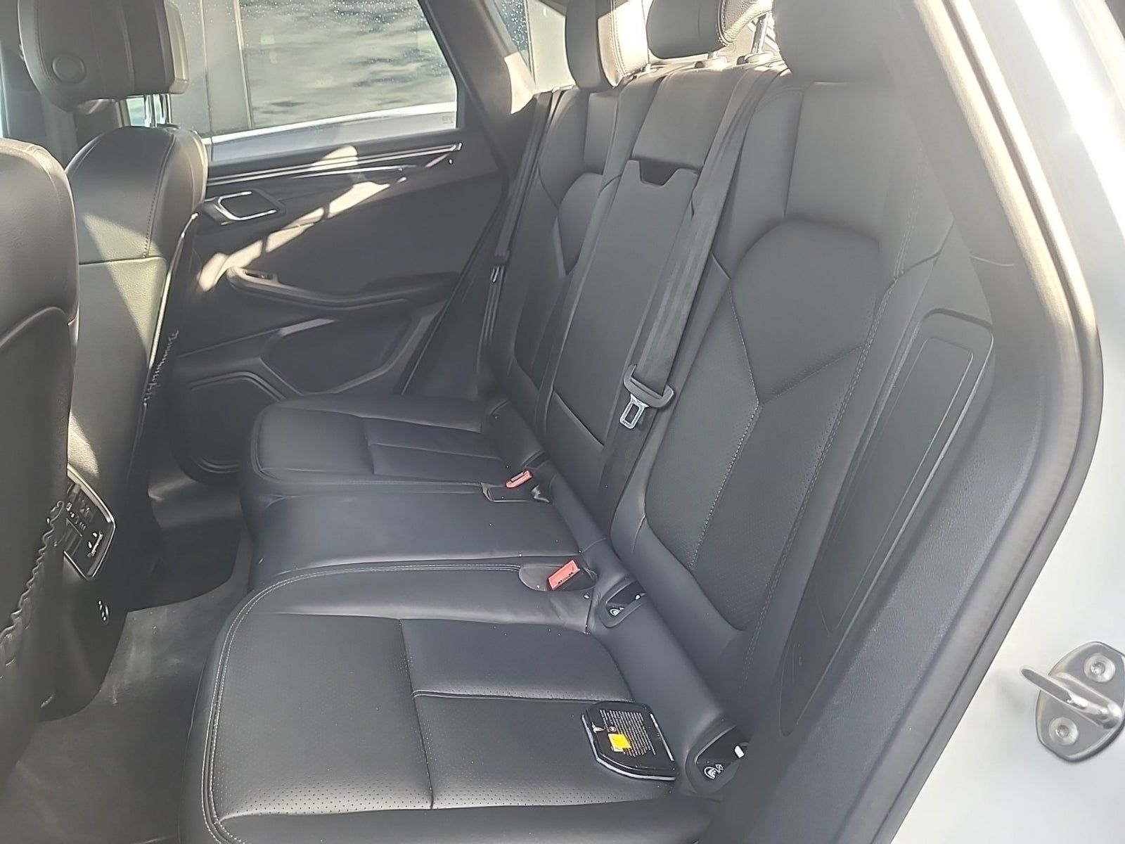 2020 Porsche Macan Base AWD