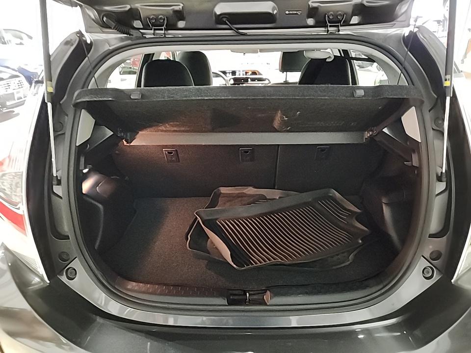 2019 Toyota Prius c L FWD