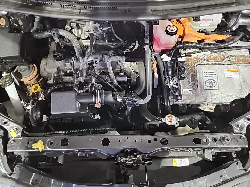 2019 Toyota Prius c L FWD